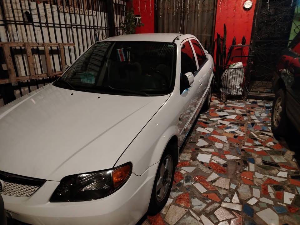 2003 Mazda Mazda3 - foto 2