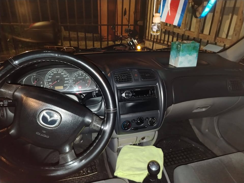 2003 Mazda Mazda3 - foto 4