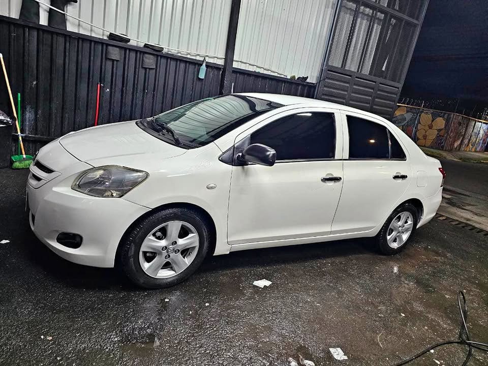2008 Toyota Yaris - foto 2