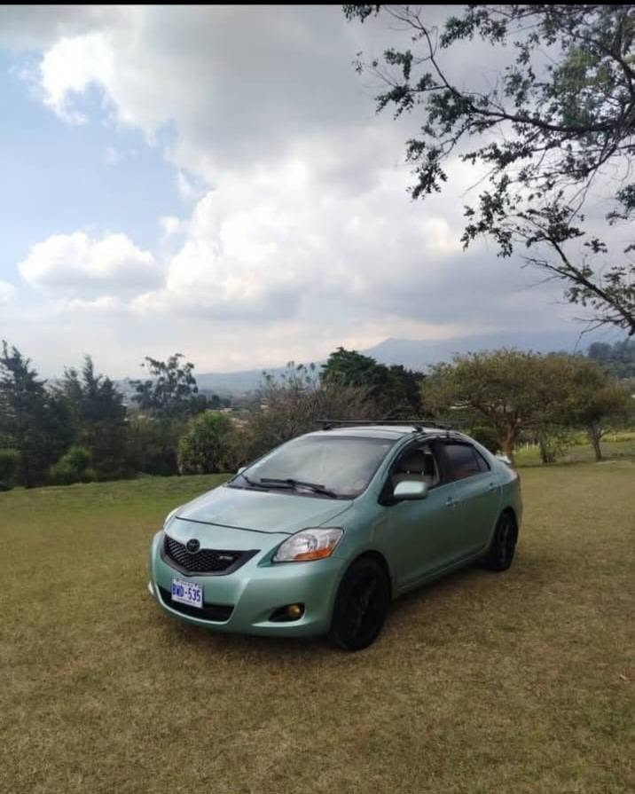 2008 Toyota Yaris - foto 2