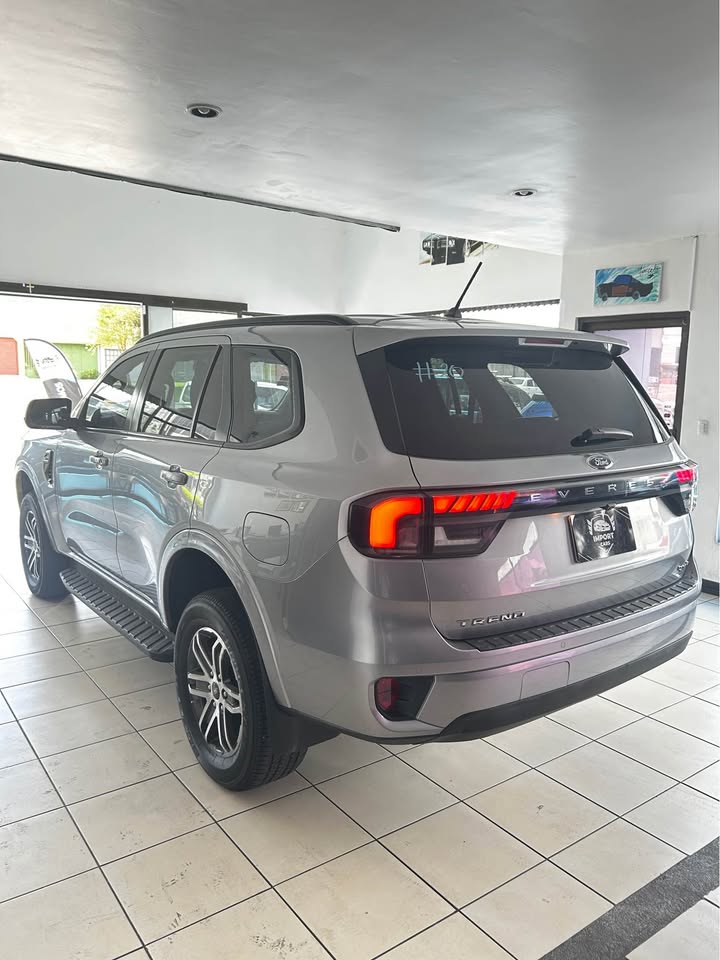 2023 Ford Everest - foto 3
