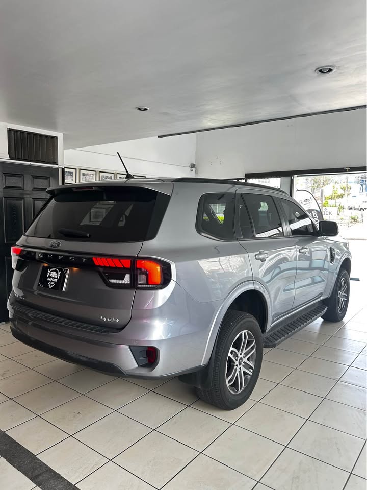 2023 Ford Everest - foto 4
