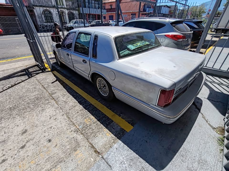 1996 Lincoln Town Car - foto 4
