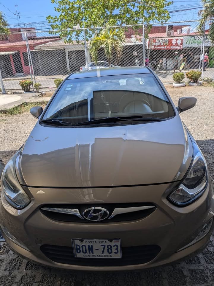 2013 Hyundai Accent - foto 2