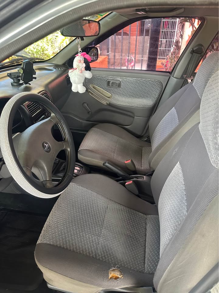 2002 Nissan Sentra - foto 5