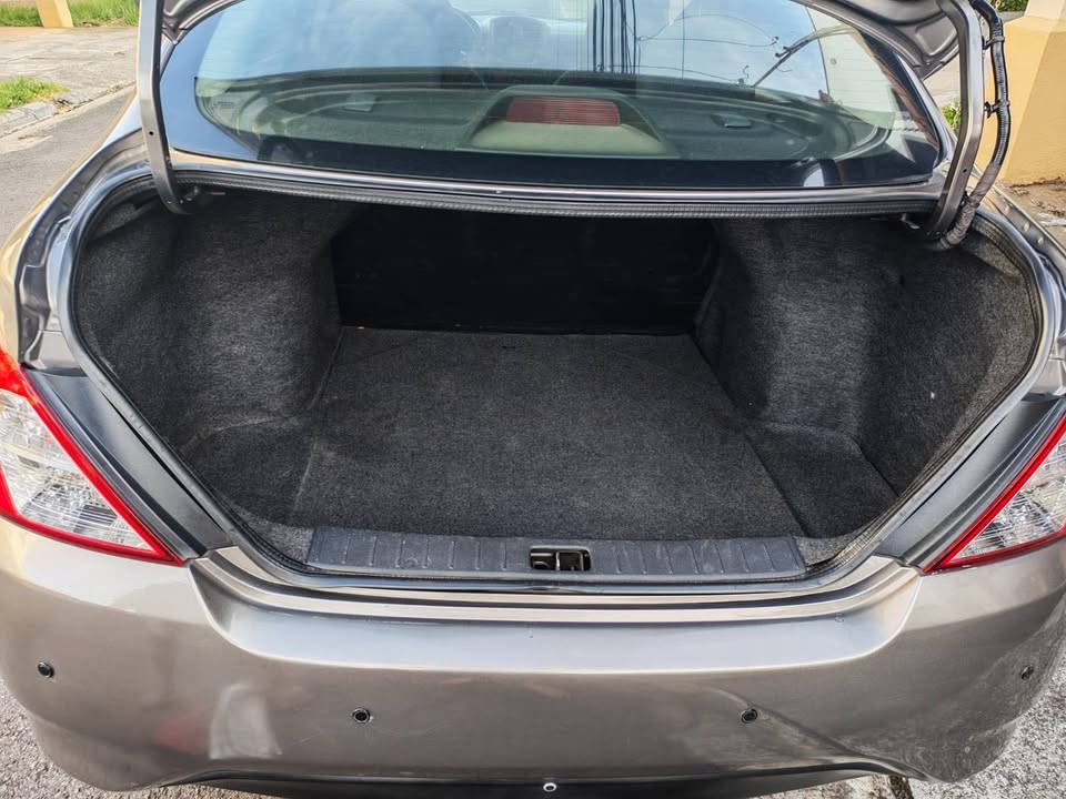 2017 Nissan Versa - foto 2