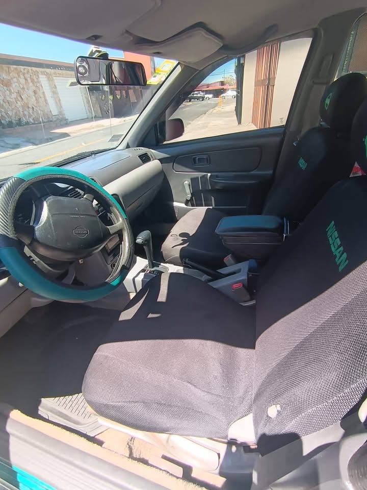 1996 Nissan Sentra - foto 2