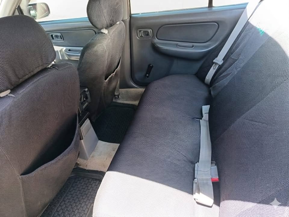 1996 Nissan Sentra - foto 3