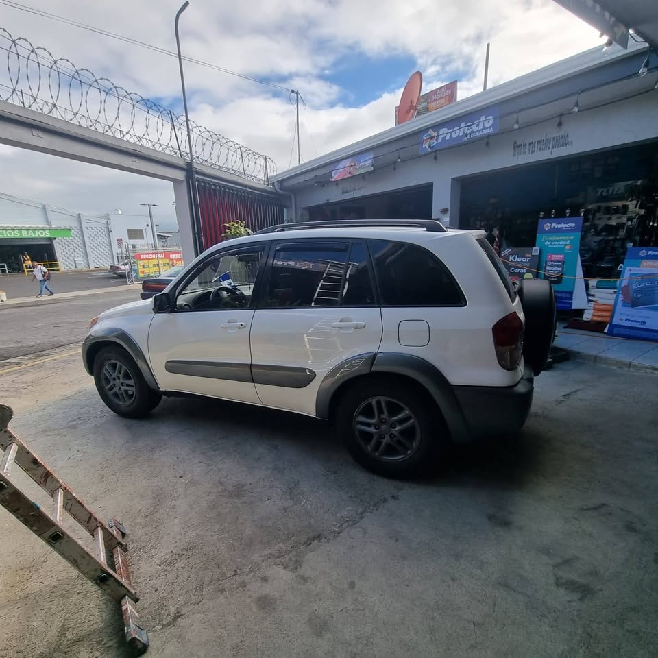 2001 Toyota RAV4 - foto 2