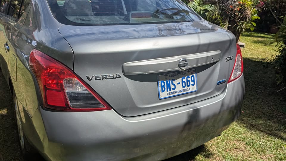 2012 Nissan Versa - foto 4