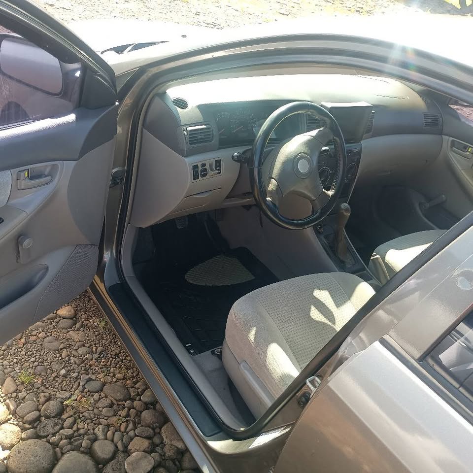 2005 Toyota Corolla - foto 2