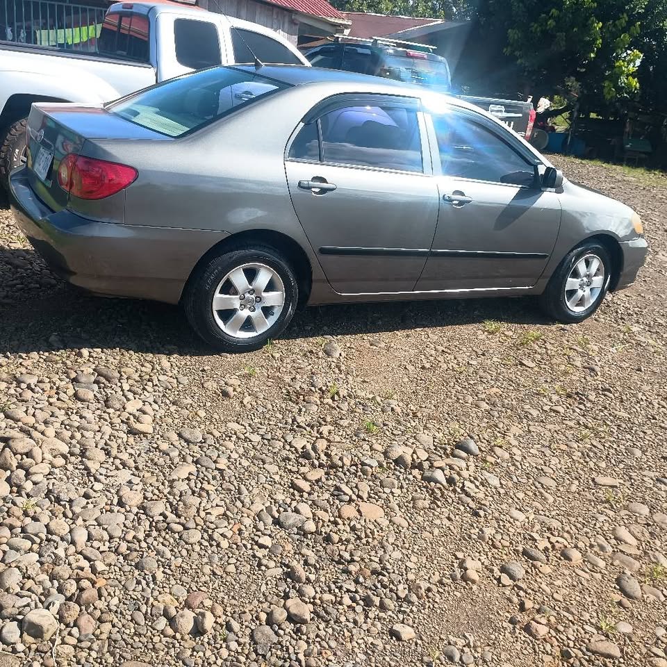 2005 Toyota Corolla - foto 3
