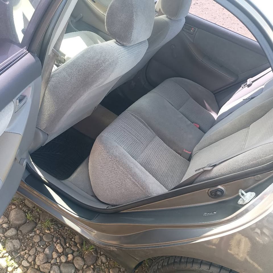 2005 Toyota Corolla - foto 4