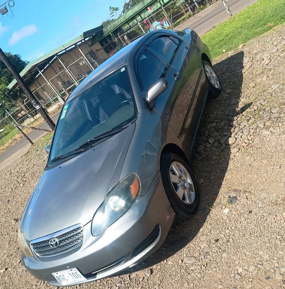 2005 Toyota Corolla - foto 5