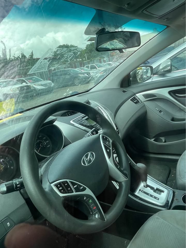 2012 Hyundai Elantra - foto 4