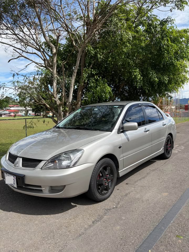 2007 Mitsubishi Lancer - foto 2