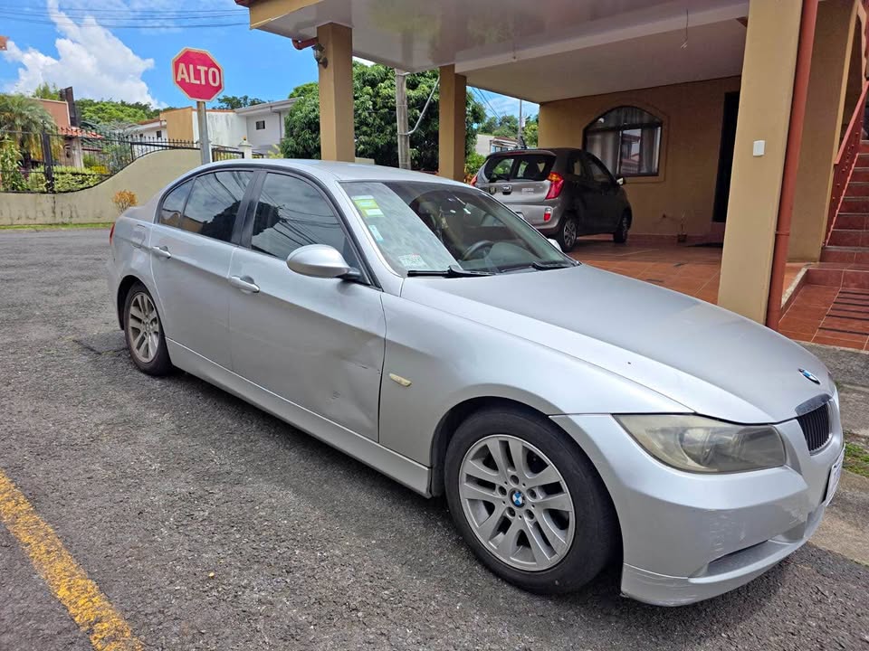 2009 BMW 3 Series - foto 1
