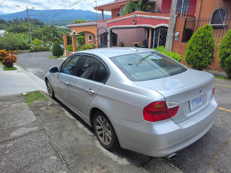 2009 BMW 3 Series - foto 3