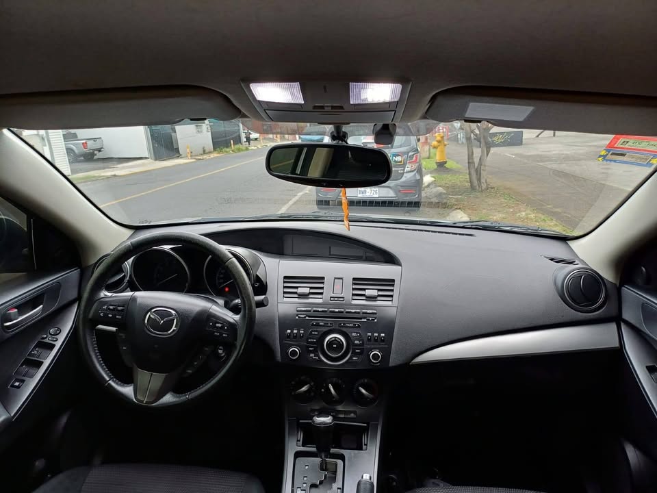 2014 Mazda Mazda3 - foto 4
