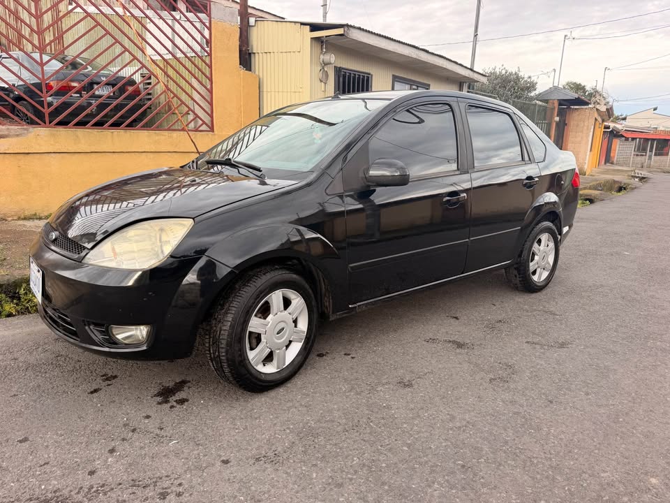 2006 Ford Fiesta - foto 2