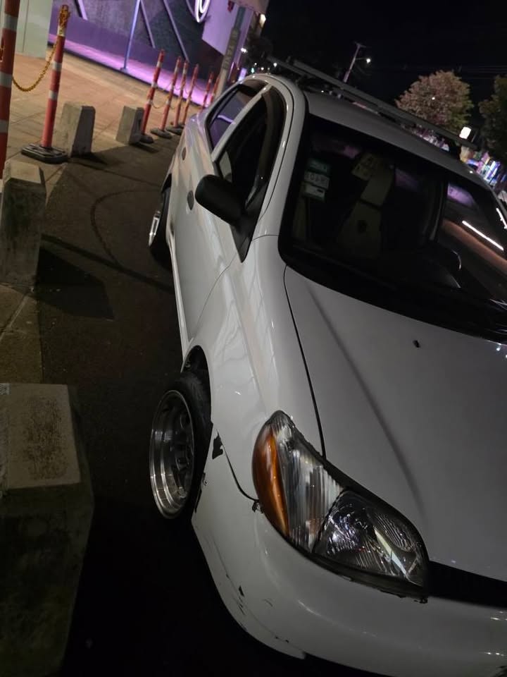 2000 Toyota Yaris - foto 2