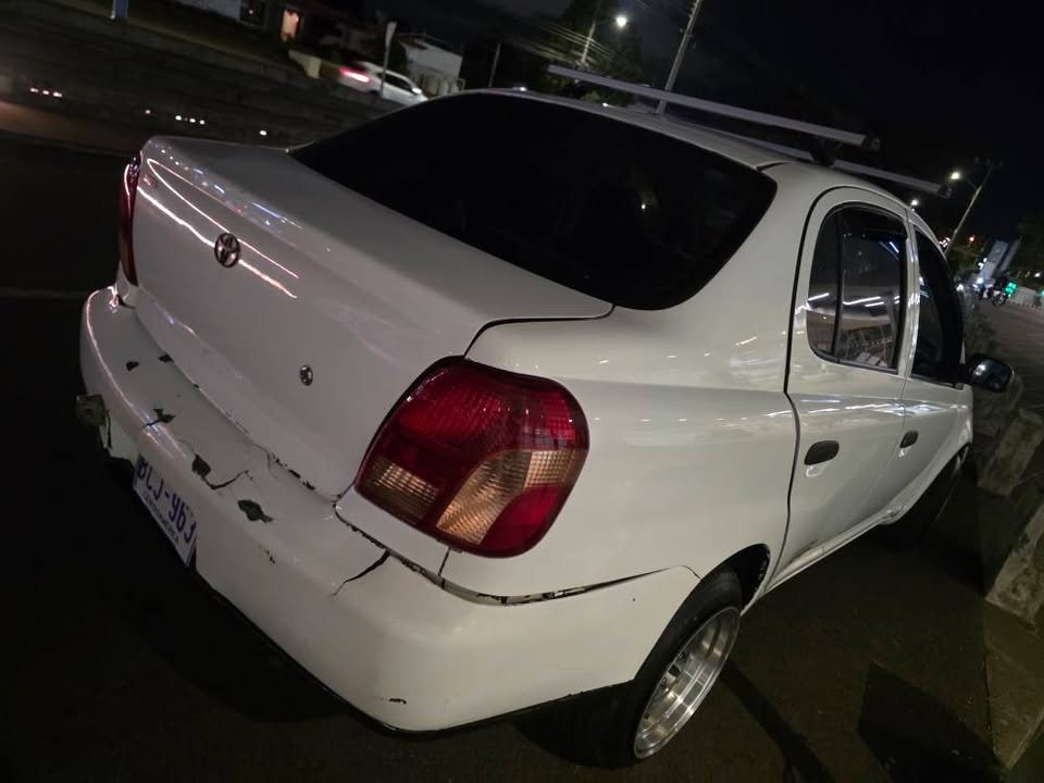 2000 Toyota Yaris - foto 3
