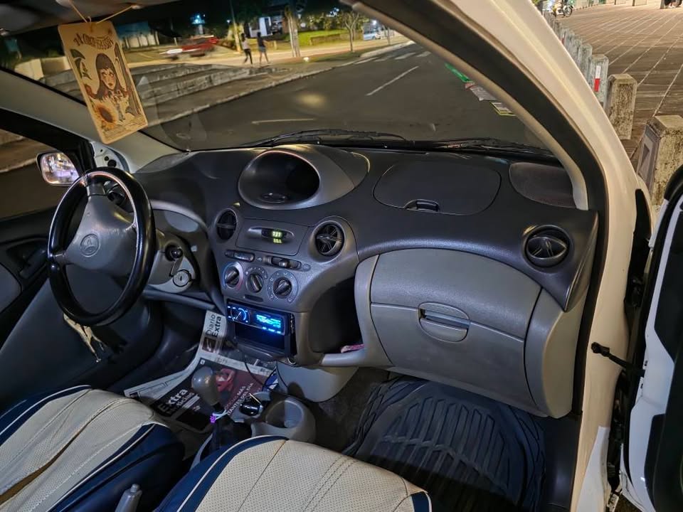 2000 Toyota Yaris - foto 5