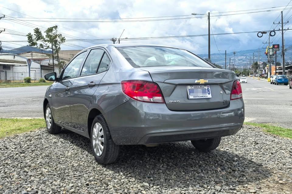 2022 Chevrolet Aveo - foto 2