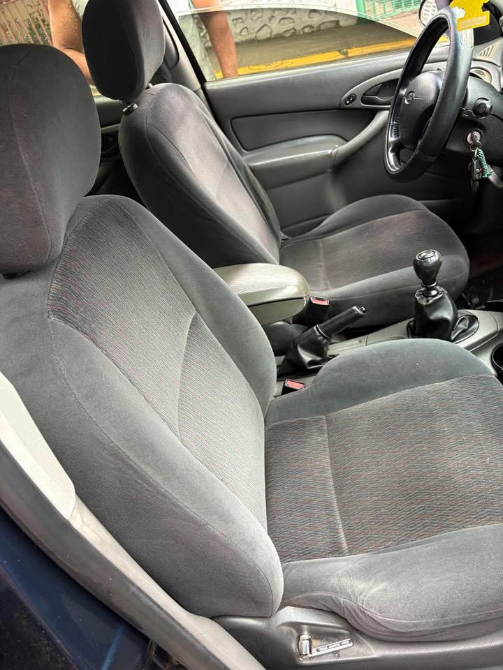 2003 Ford Focus - foto 5