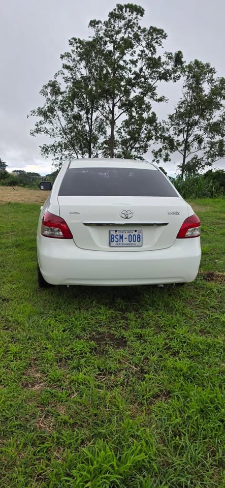 2012 Toyota Yaris - foto 5