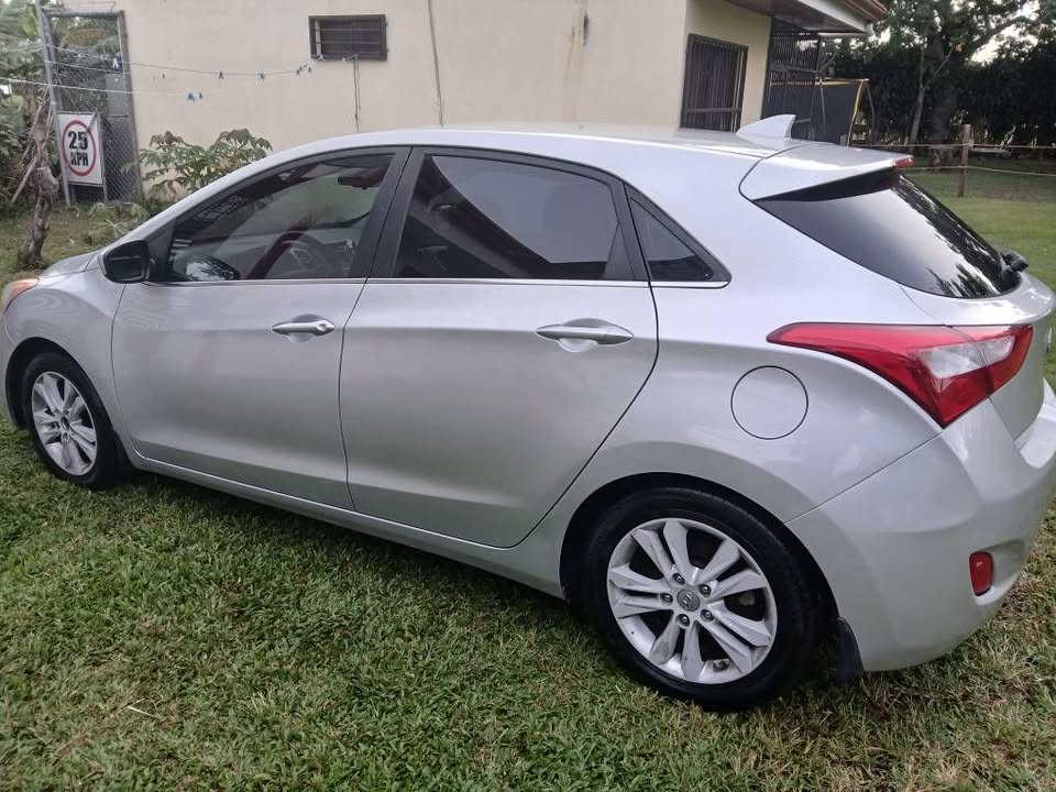 2013 Hyundai Elantra - foto 2