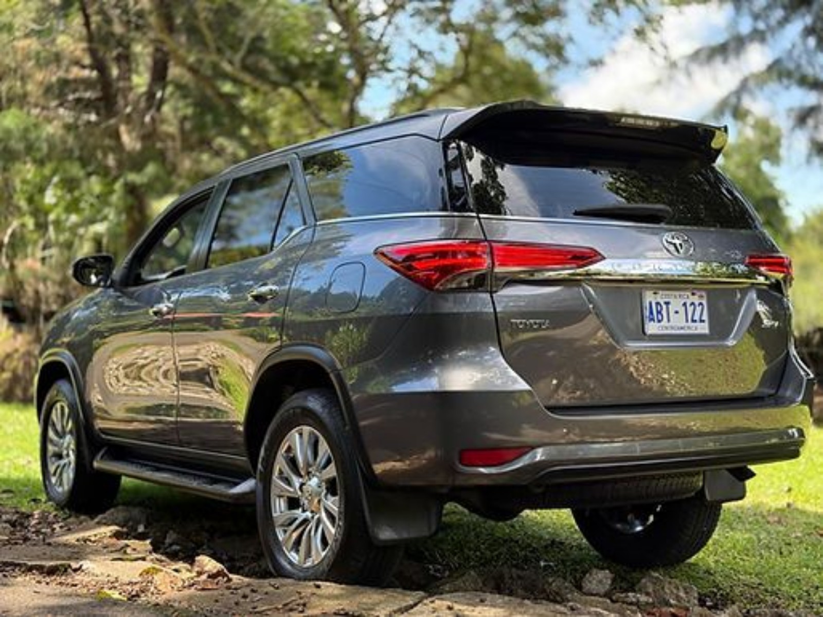 2019 Toyota Fortuner - foto 4